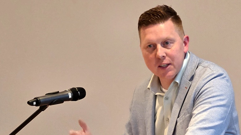 Dr. Sebastian Huber am Rednerpult